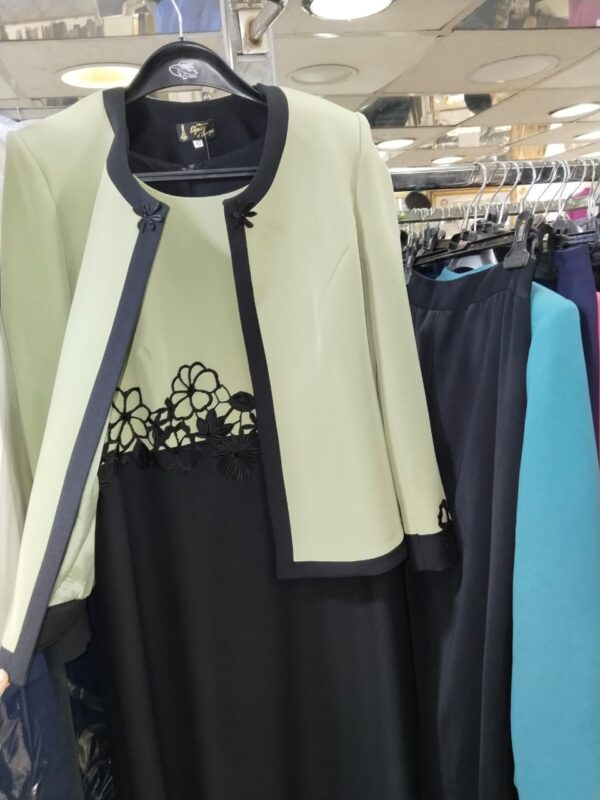 Robe veste brod guip